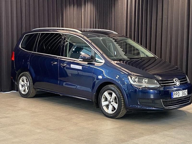 Begagnad VW Sharan 140 HK (102 kW) 2012 Blå Minibuss