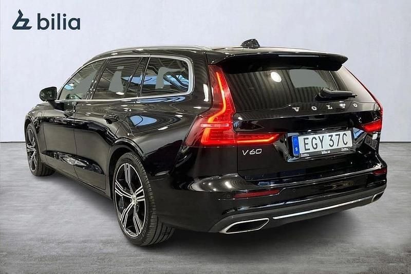 Begagnad Volvo V60 Inscription 355 HK (261 kW) 2022 Svart Kombi
