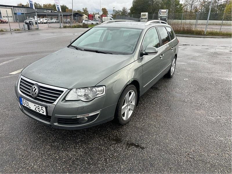 Grön Begagnad 2008 VW Passat Highline Kombi | 55 000 kr (Marknadspris) - Bild 1/4