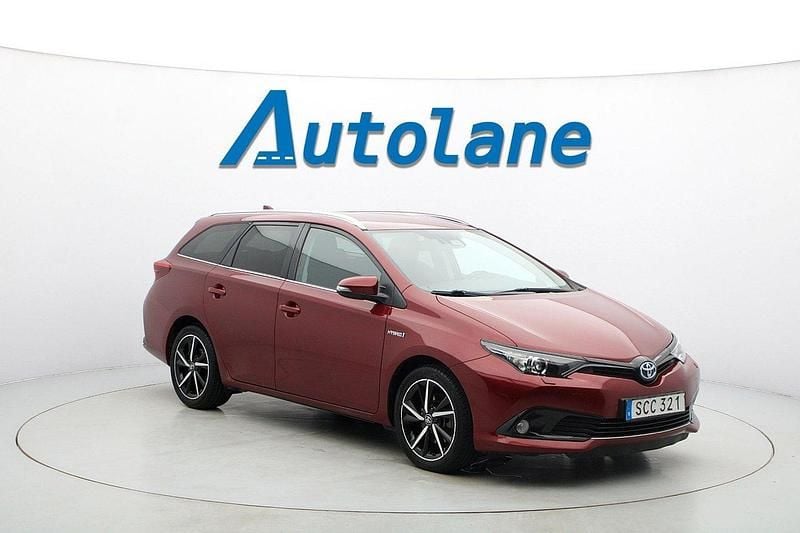 Röd Begagnad 2018 Toyota Auris Touring Sports Kombi | 129 900 kr (Marknadspris) - Bild 1/3