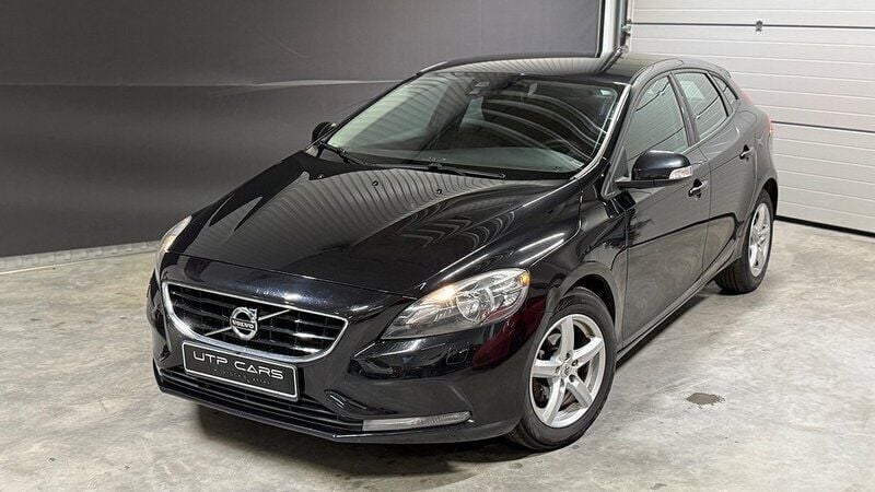 Svart Begagnad 2012 Volvo V40 Kinetic Kombi | 85 800 kr (Marknadspris) - Bild 1/4