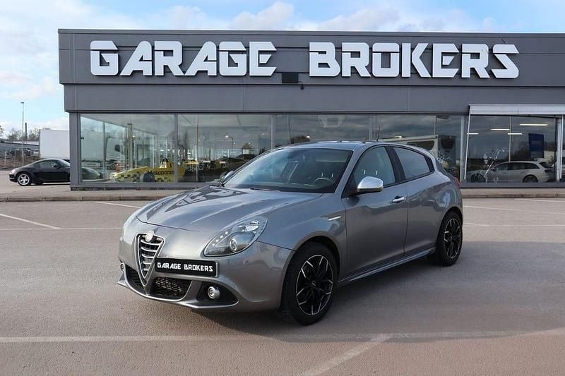 Begagnad Alfa Romeo Giulietta Progression 105 HK (77 kW) 2014 Grå Halvkombi
