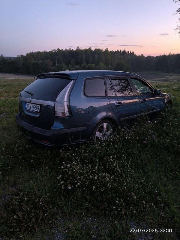 Blå Begagnad 2006 Saab 9-3 Vector Kombi | 5 500 kr (Bra pris) - Bild 1/2