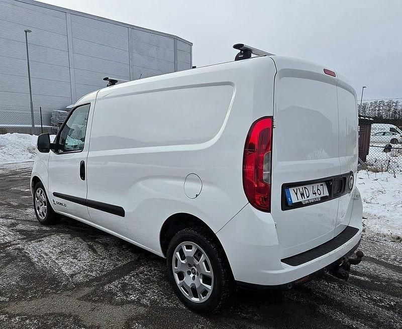 Begagnad Fiat Doblò 120 HK (88 kW) 2019 Vit Minibuss