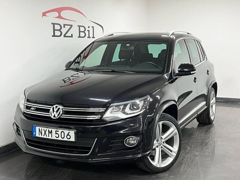Svart Begagnad 2013 VW Tiguan R-line SUV | 109 900 kr (Marknadspris) - Bild 1/4