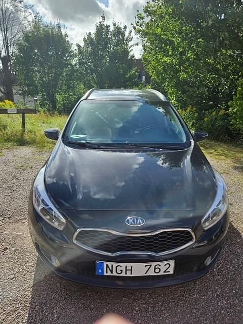 Svart Begagnad 2013 Kia Ceed Sportswagon Comfort Kombi | 85 000 kr (Bra pris) - Bild 1/4