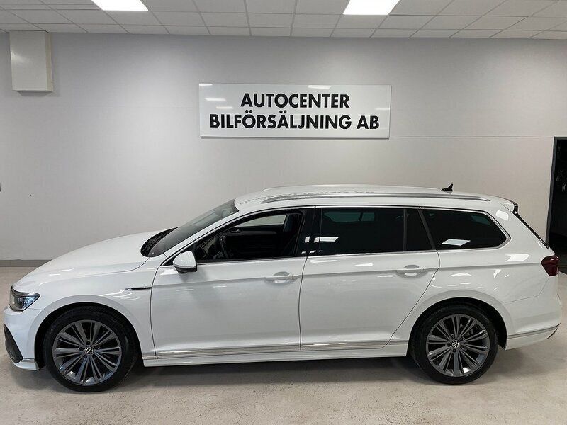 Vit Begagnad 2020 VW Passat GT Kombi | 274 900 kr (Lite dyr) - Bild 1/4