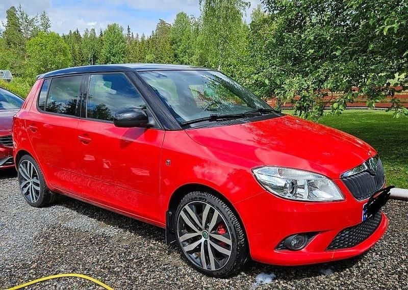 Begagnad Skoda Fabia RS 180 HK (132 kW) 2011