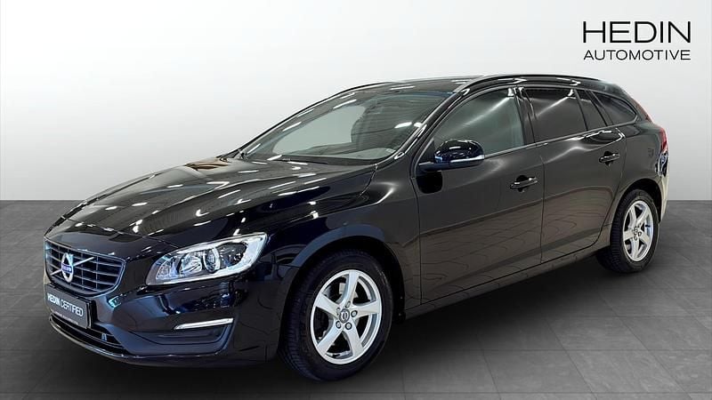 Svart (black) Begagnad 2017 Volvo V60 Kombi | 199 900 kr (Bra pris) - Bild 1/4