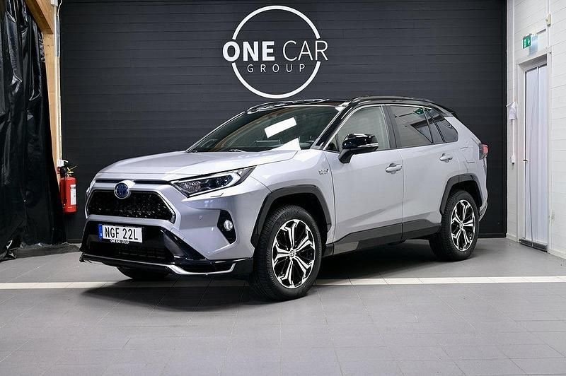 Grå Begagnad 2021 Toyota RAV4 Hybrid SUV | 439 900 kr (Lite dyr) - Bild 1/4