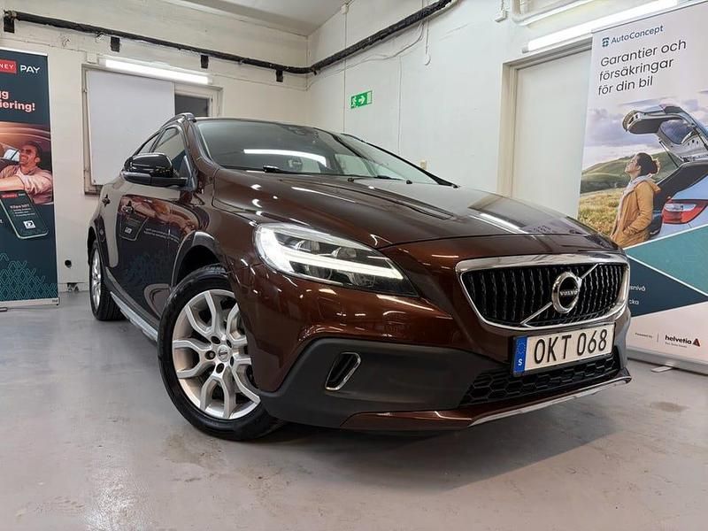 Begagnad Volvo V40 CC 120 HK (88 kW) 2017 Kombi