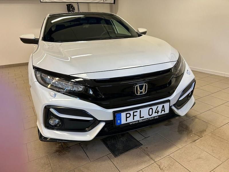 Begagnad Honda Civic Sport Plus 182 HK (133 kW) 2020 Vit Halvkombi