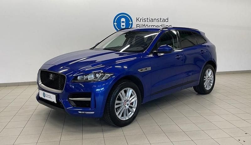 Blå Begagnad 2018 Jaguar F-Pace R-Sport SUV | 229 900 kr (Marknadspris) - Bild 1/4