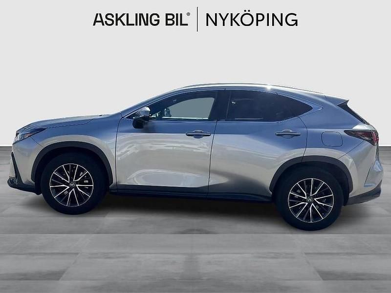 Begagnad Lexus NX450h+ Business Edition 309 HK (227 kW) 2022 Ljusgrå SUV
