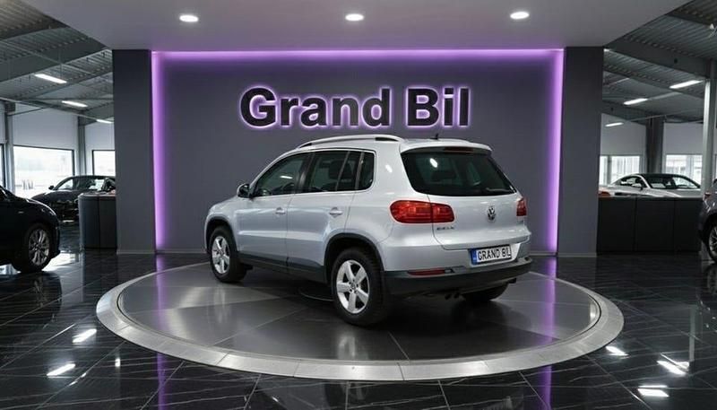 Begagnad VW Tiguan Sportline 141 HK (103 kW) 2010 Silver SUV