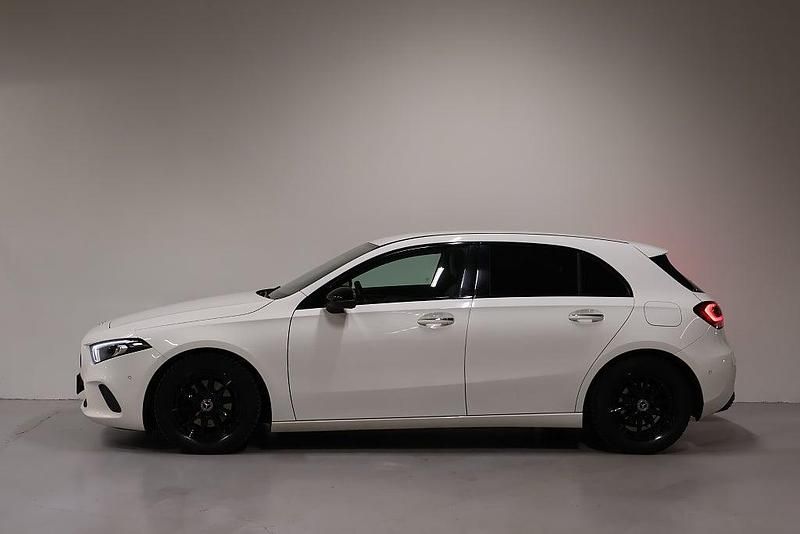 Begagnad Mercedes A180 116 HK (85 kW) 2018 Vit Halvkombi