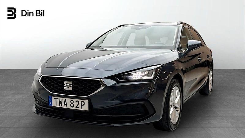 Grå Begagnad 2024 Seat Leon Kombi | 229 000 kr (Marknadspris) - Bild 1/4