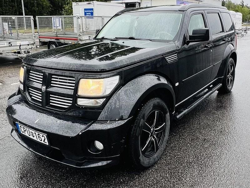 Svart Begagnad 2011 Dodge Nitro SUV | 185 900 kr - Bild 1/4