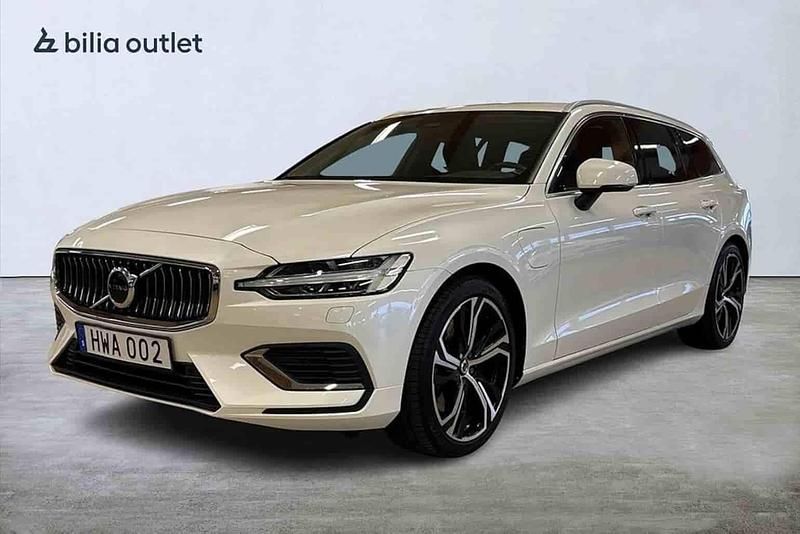 Vit Begagnad 2023 Volvo V60 Kombi | 444 900 kr (Lite dyr) - Bild 1/1