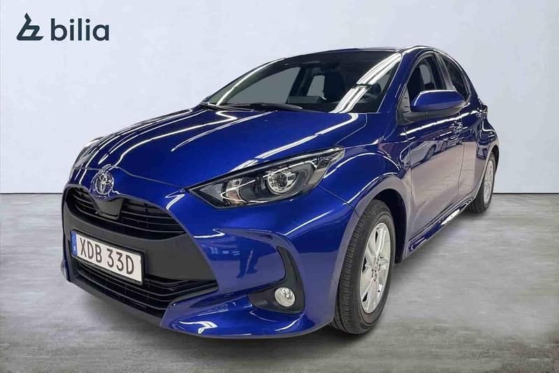 Begagnad Toyota Yaris Hybrid 2025 Blå Halvkombi