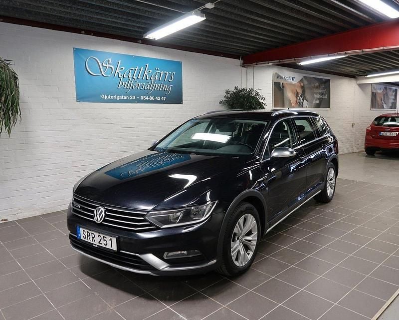 Svart Begagnad 2016 VW Passat Alltrack Kombi | 108 000 kr - Bild 1/4