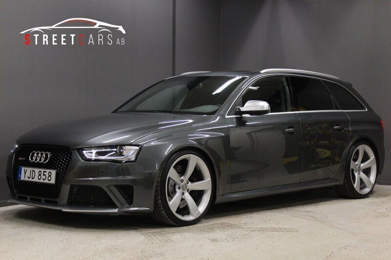 Grå Begagnad 2013 Audi RS4 Kombi | 349 900 kr (Marknadspris) - Bild 1/4