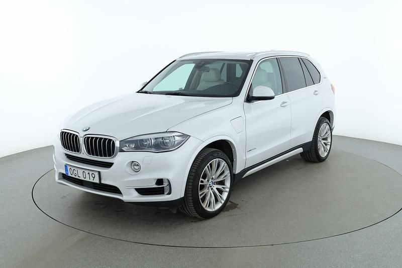 Vit Begagnad 2016 BMW X5 Comfort Edition SUV | 241 000 kr (Bra pris) - Bild 1/4