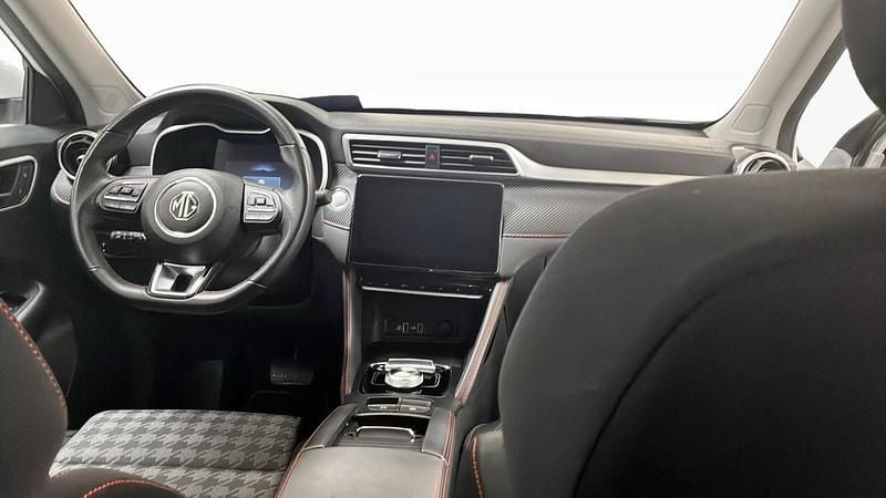 Begagnad MG ZS Comfort 114 kW (156 HK) 2022 Vit Halvkombi