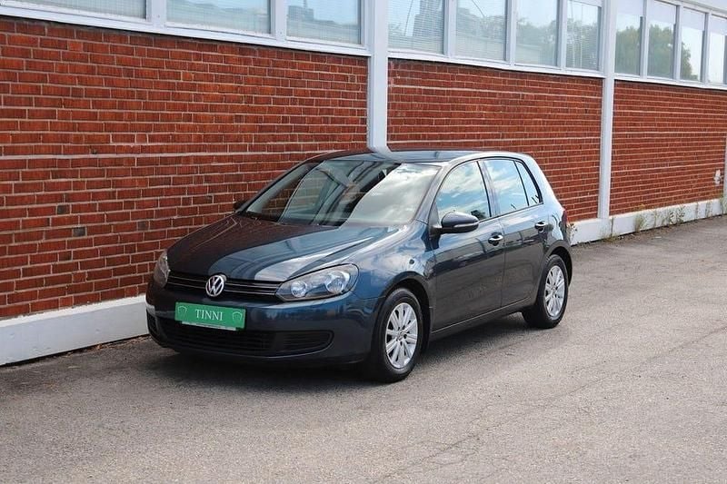 Grå Begagnad 2010 VW Golf VI Halvkombi | 57 000 kr (Marknadspris) - Bild 1/4