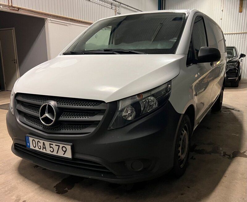 Vit Begagnad 2017 Mercedes Vito Minibuss | 105 000 kr (Superpris) - Bild 1/4