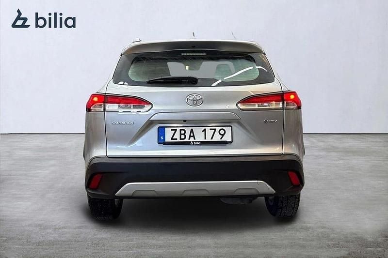 Begagnad Toyota Corolla Cross Active 141 HK (103 kW) 2024 Silver SUV