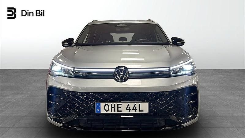 Begagnad VW Tiguan R-line 193 HK (141 kW) 2025 Oyster silver metallic SUV