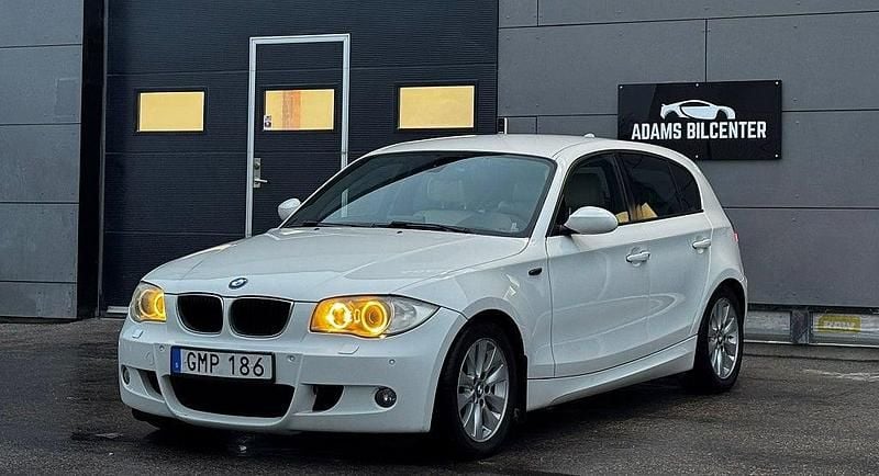 Begagnad BMW 118 Advantage 143 HK (105 kW) 2007 Vit Halvkombi