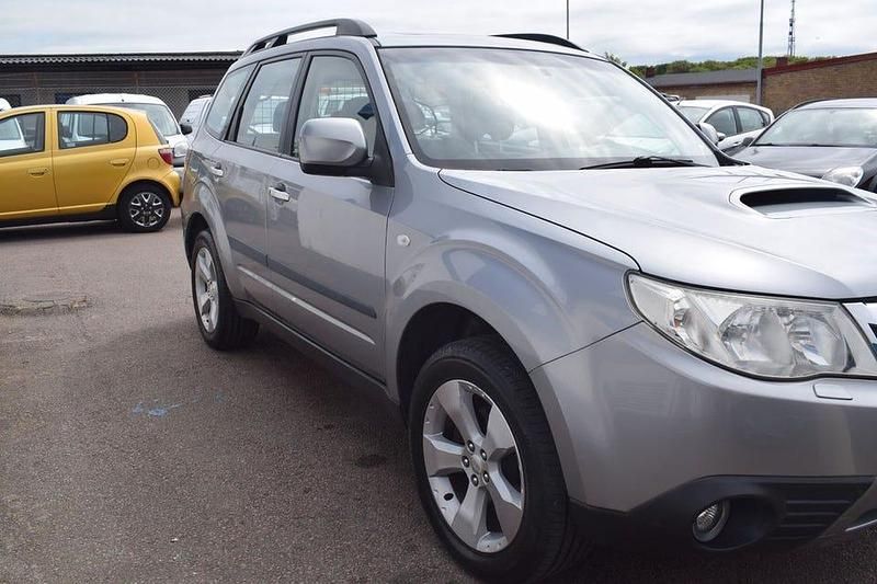 Begagnad Subaru Forester 147 HK (108 kW) 2009 Grå SUV