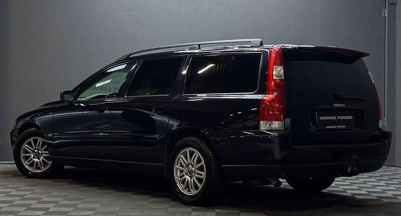 Begagnad Volvo V70 Dynamic 170 HK (125 kW) 2005 Mörkblå (blå) Kombi