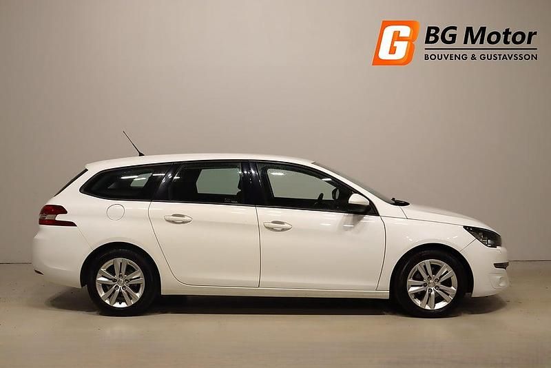 Begagnad Peugeot 308 SW 99 HK (72 kW) 2016 Vit Kombi