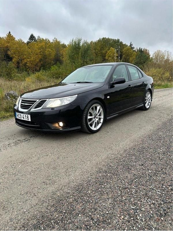 Svart Begagnad 2008 Saab 9-3 Vector Sedan | 39 000 kr (Marknadspris) - Bild 1/4