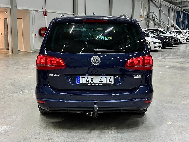 Begagnad VW Sharan 140 HK (102 kW) 2013 Mörkblå Minibuss