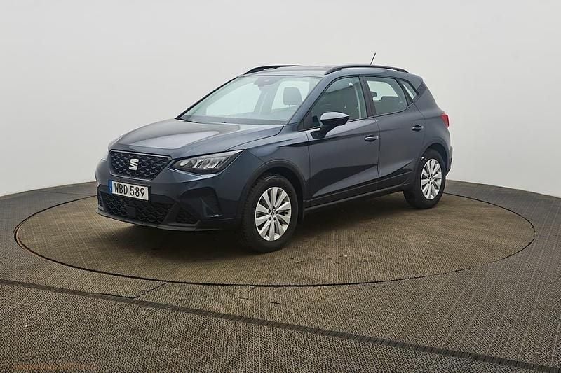 Grå Begagnad 2024 Seat Arona Comfort SUV | 204 900 kr (Marknadspris) - Bild 1/4