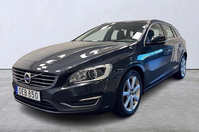 Grå Begagnad 2016 Volvo V60 Business Edition Kombi | 159 900 kr (Marknadspris) - Bild 1/4