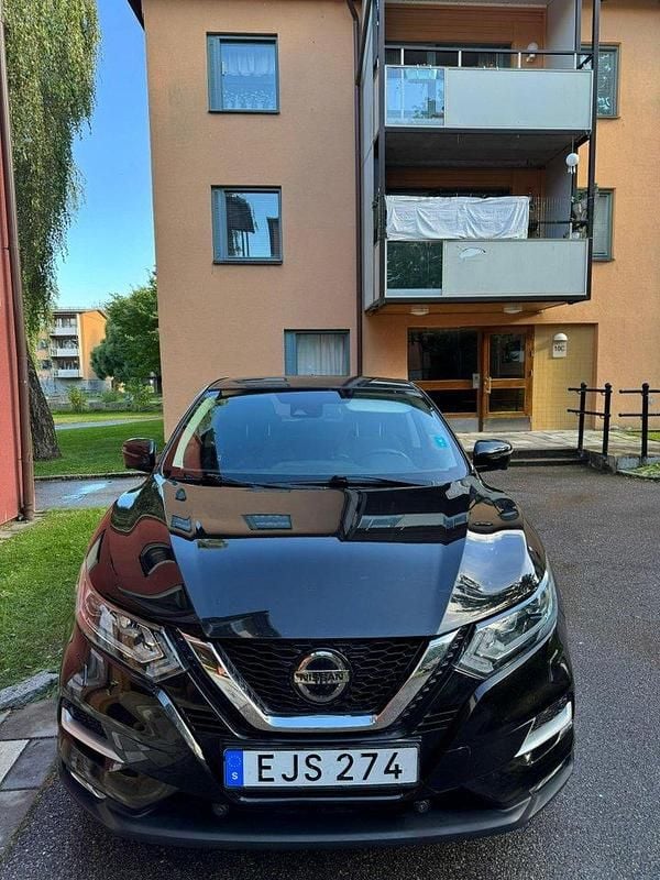 Svart Begagnad 2018 Nissan Qashqai SUV | 149 900 kr (Bra pris) - Bild 1/4