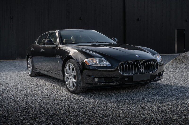 Svart Begagnad 2009 Maserati Quattroporte Sedan | 349 000 kr - Bild 1/4