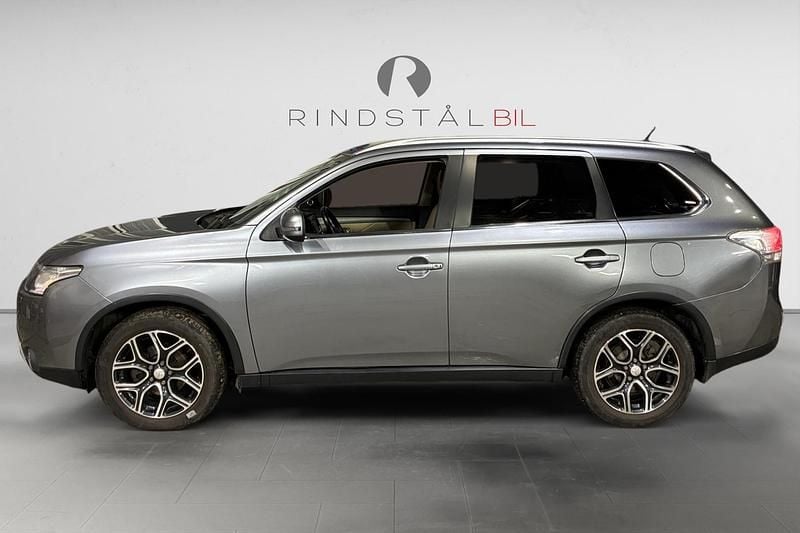 Begagnad Mitsubishi Outlander 150 HK (110 kW) 2015 Mörkgrå SUV