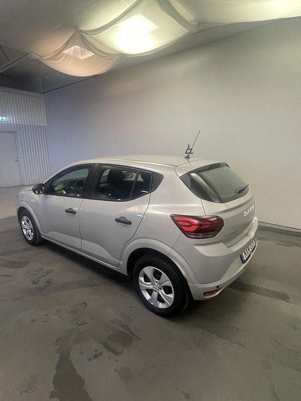 Begagnad Dacia Sandero Essentiel 91 HK (66 kW) 2022 Grå Halvkombi