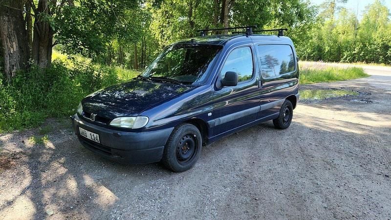 Blå Begagnad 2001 Peugeot Partner Minibuss | 5 000 kr (Bra pris) - Bild 1/4