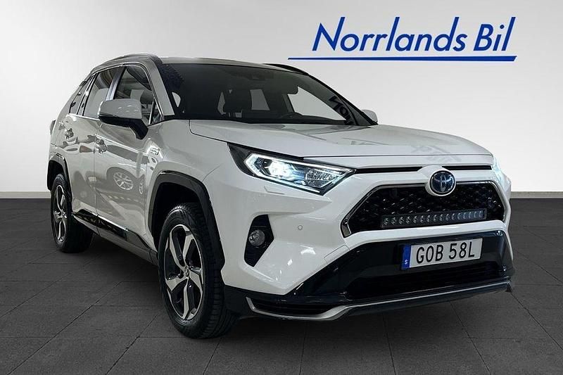 Vit Begagnad 2021 Toyota RAV4 Hybrid Edition SUV | 359 000 kr (Marknadspris) - Bild 1/4