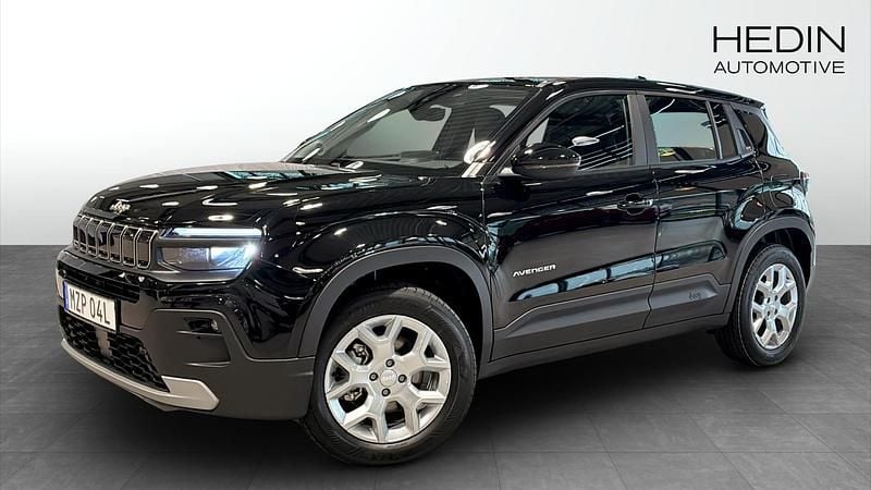 Svart (black) Ny 2025 Jeep Avenger Altitude SUV | 368 800 kr - Bild 1/4