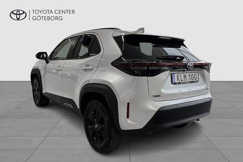 Begagnad Toyota Yaris Cross Style 92 HK (67 kW) 2024 Vit SUV