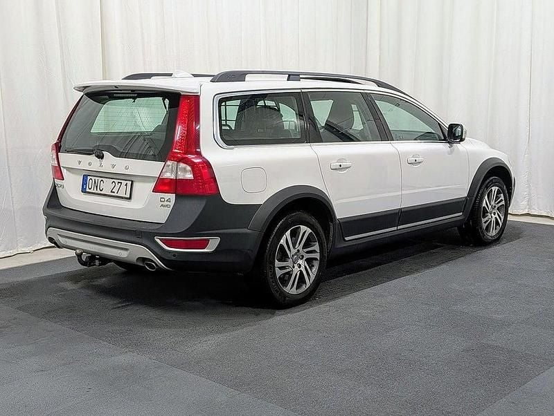 Begagnad Volvo XC70 Momentum 163 HK (119 kW) 2013 Vit Kombi