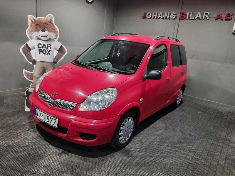 Röd Begagnad 2005 Toyota Yaris Verso Minibuss | 29 900 kr (Marknadspris) - Bild 1/4